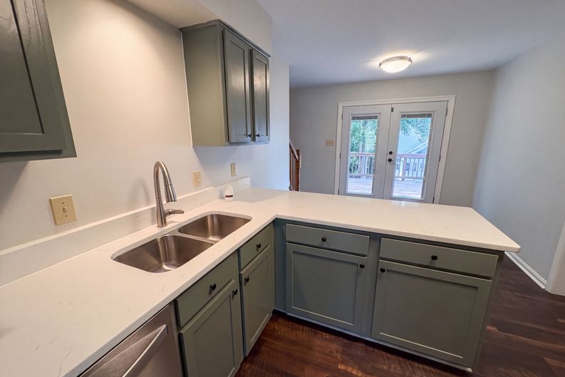 Photo 8 of 27 of 6401 Forest Grove Dr, Fredericksburg, VA