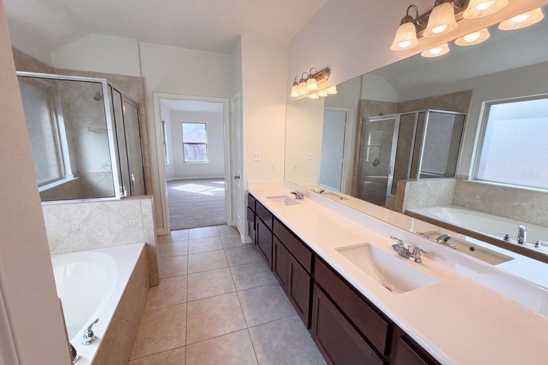 Photo 16 of 20 of 18320 Drecker Springs Ln, Pflugerville, TX