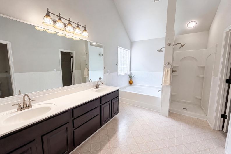 Photo 13 of 23 of 4024 Fifendrum Ln, Charlotte, NC