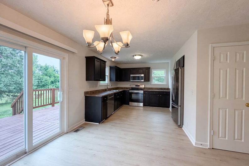 Photo 6 of 25 of 1223 California Dr, Murfreesboro, TN