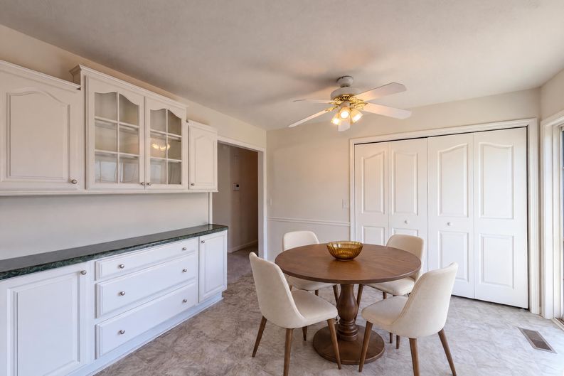 Photo 7 of 16 of 1303 St Hubbins Dr, La Vergne, TN