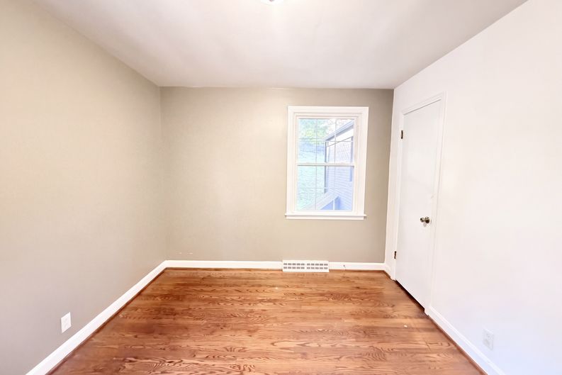 Photo 10 of 22 of 1223 Beverly Hills Dr, Clarksville, TN