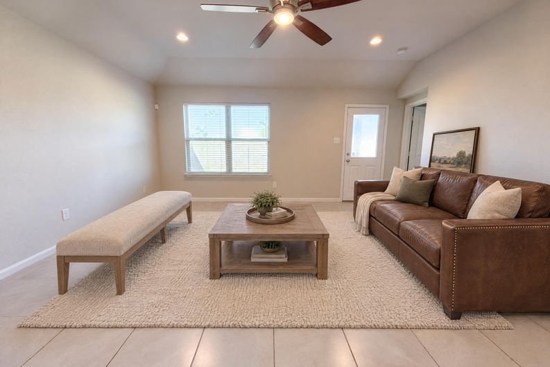 Photo 3 of 24 of 8322 Oakleaf Meadow Ct, Rosharon, TX