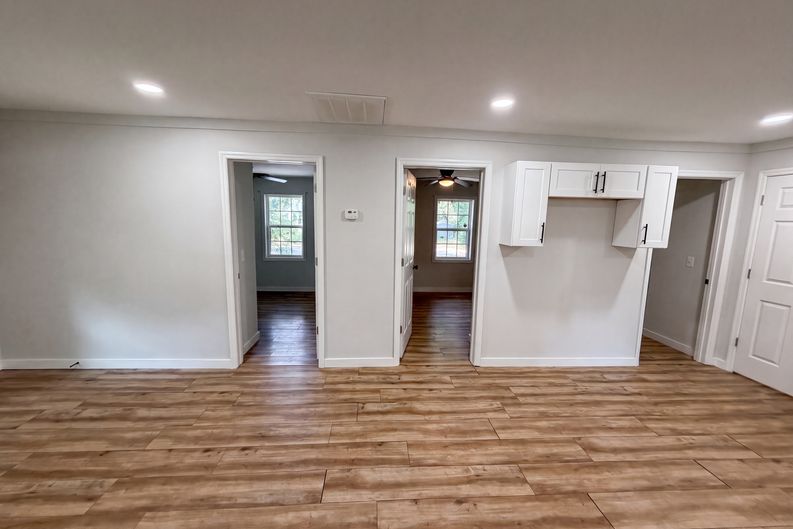 Photo 3 of 22 of 1313 Eastbrook Rd SE, Dalton, GA