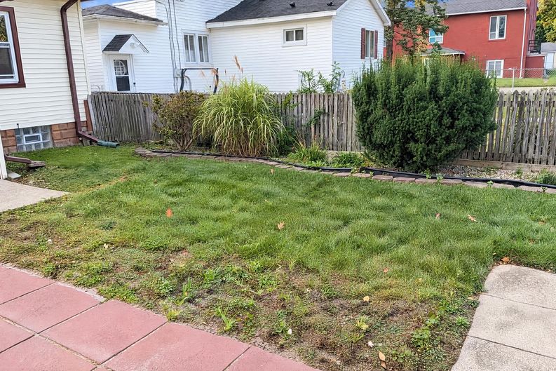 Photo 21 of 25 of 2719 Peavey St, Port Huron, MI