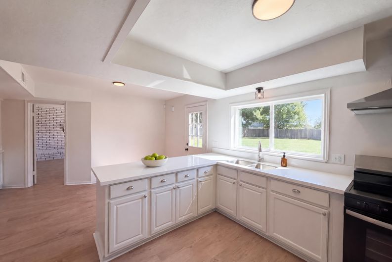 Photo 10 of 28 of 8403 Lone Quail Dr, Missouri City, TX