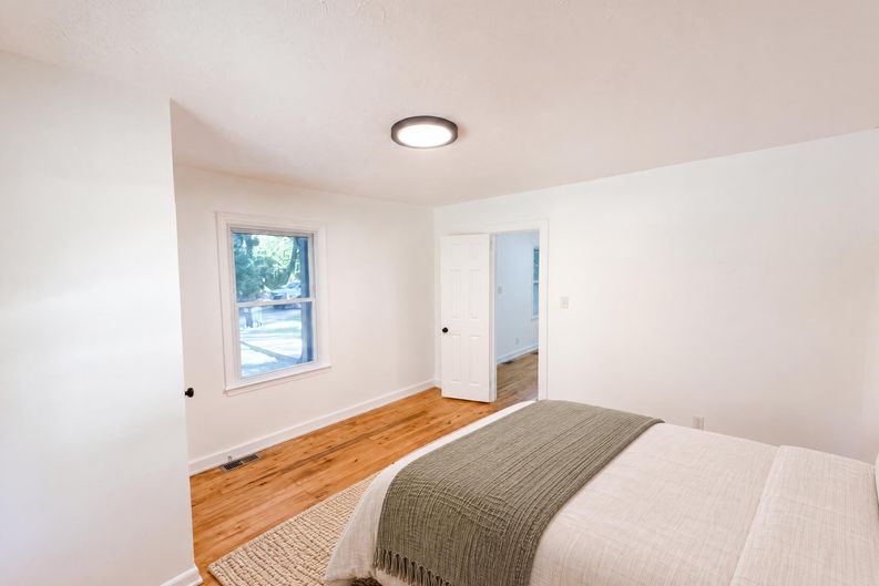 Photo 8 of 20 of 427 Wellons St NE, Marietta, GA