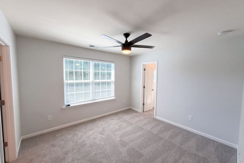 Photo 16 of 24 of 15128 Evergreen House Dr, Charlotte, NC
