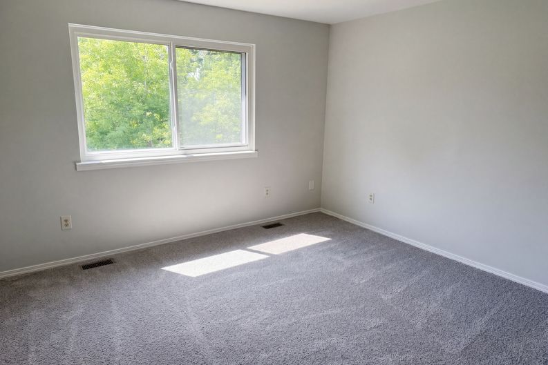 Photo 16 of 28 of 21425 Averhill St, Farmington Hills, MI