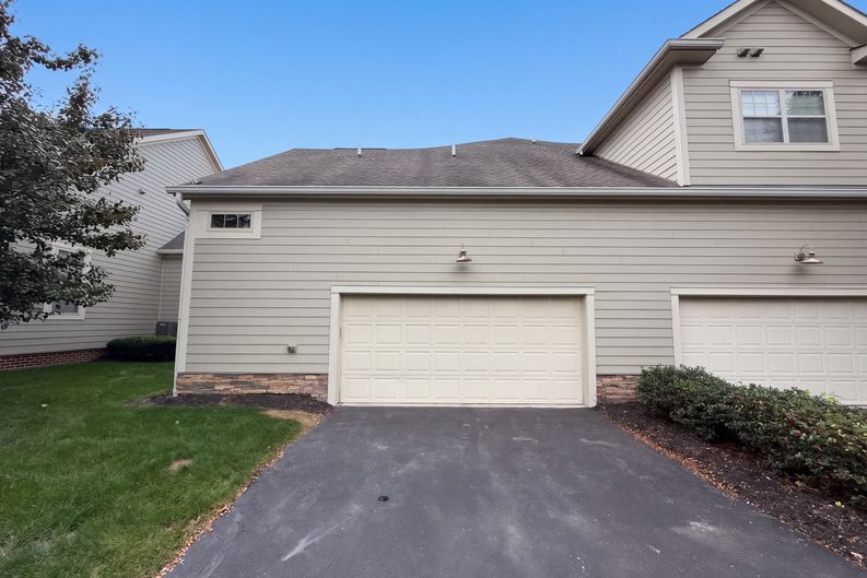 Photo 30 of 37 of 4230 Troutbrook Dr, Dublin, OH