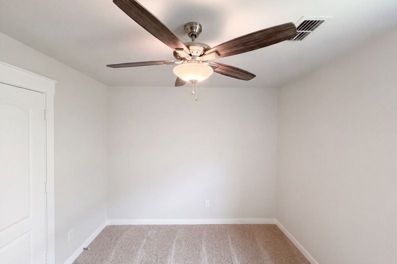 Photo 17 of 23 of 8956 Devonshire Dr, Fort Worth, TX