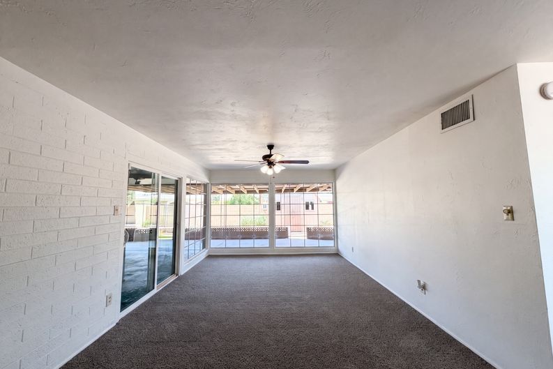 Photo 3 of 21 of 3115 N 53rd Dr, Phoenix, AZ