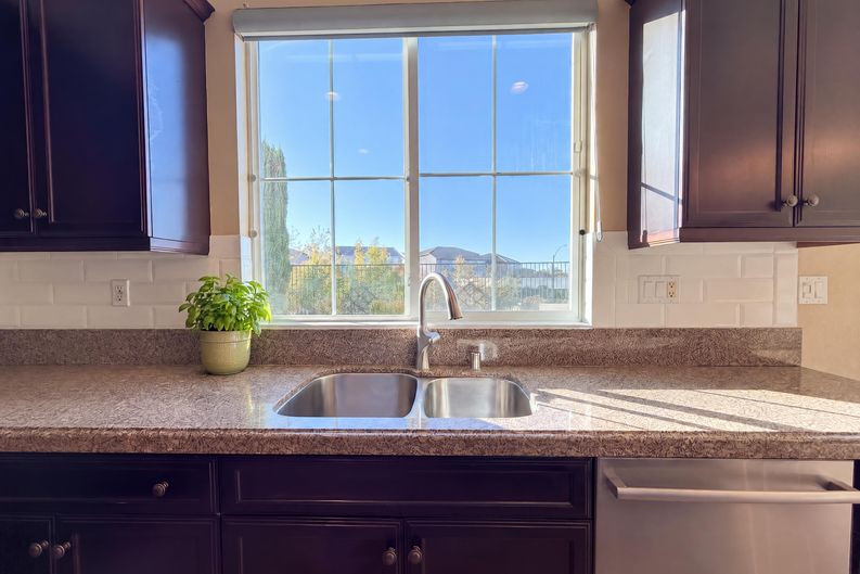 Photo 8 of 33 of 37601 Ficus Ct, Palmdale, CA