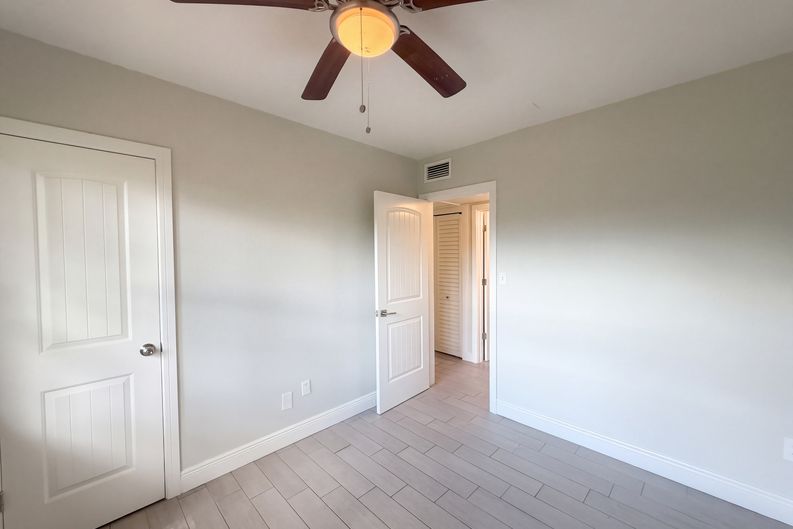Photo 14 of 21 of 1610 Stevensons Dr, Clearwater, FL