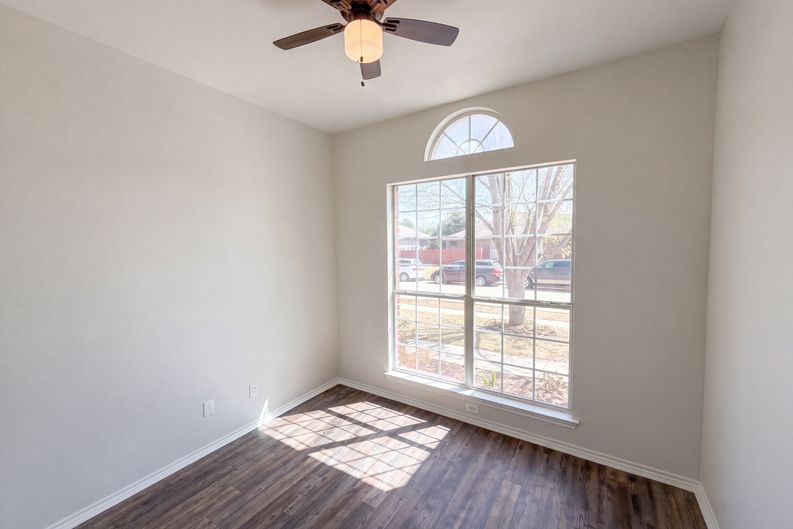 Photo 16 of 20 of 2617 Silver Hill Dr, Fort Worth, TX