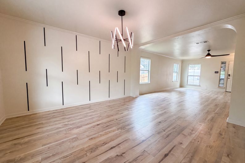 Photo 7 of 19 of 10602 Springwood Sq, Universal City, TX