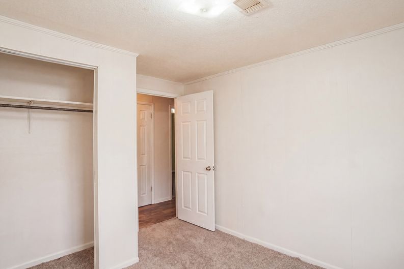 Photo 14 of 41 of 733 Sutton St, Jesup, GA