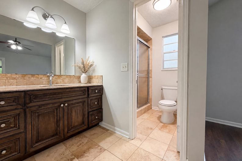 Photo 19 of 22 of 606 Gulfstream Trl S, Orange Park, FL