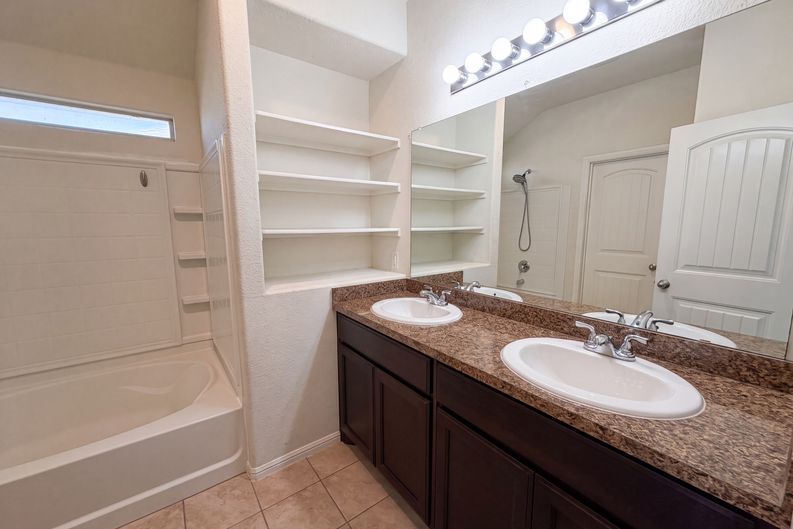 Photo 16 of 20 of 6337 Pontoon St, Fort Worth, TX