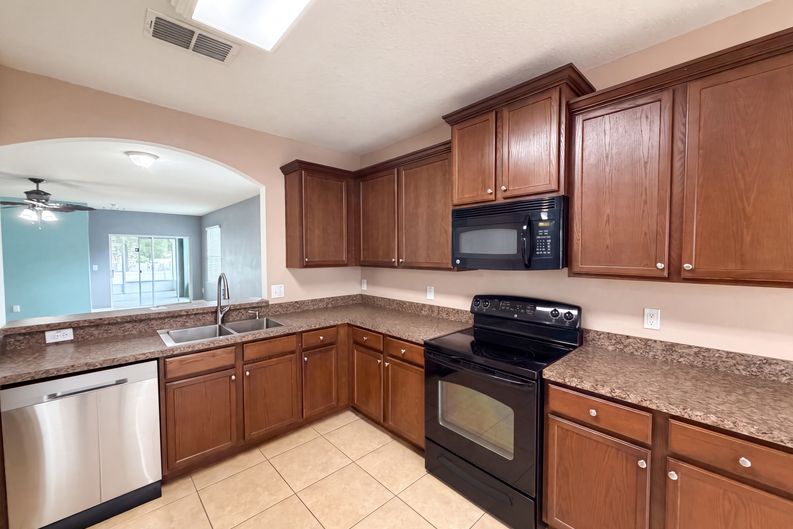 Photo 14 of 24 of 12902 Scout Ct, Grand Island, FL
