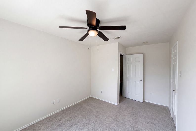 Photo 11 of 19 of 1310 Canyon Creek Rd, Wylie, TX