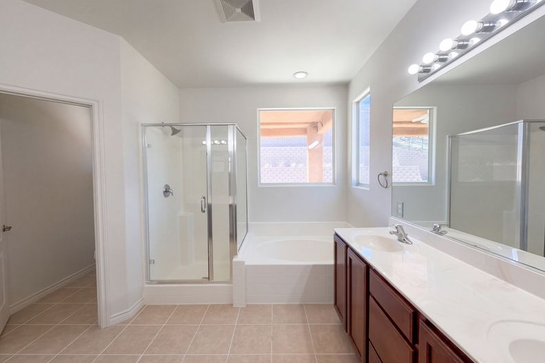Photo 9 of 23 of 2843 Dunnottar Ave, Henderson, NV