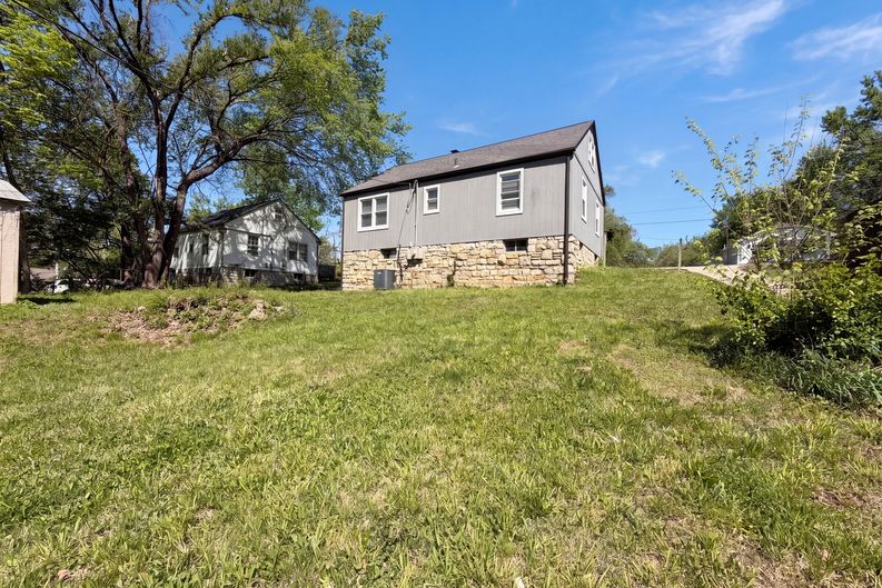 Photo 16 of 19 of 5525 Yecker Ave, Kansas City, KS