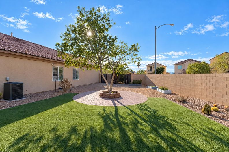 Photo 21 of 23 of 2825 Lochbroom Way, Henderson, NV