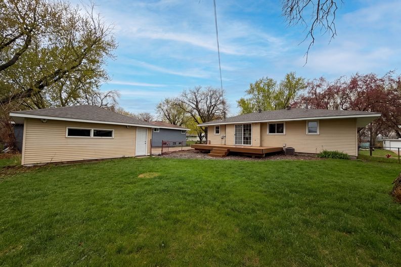 Photo 20 of 22 of 2807 Ohenry Rd, Brooklyn Center, MN