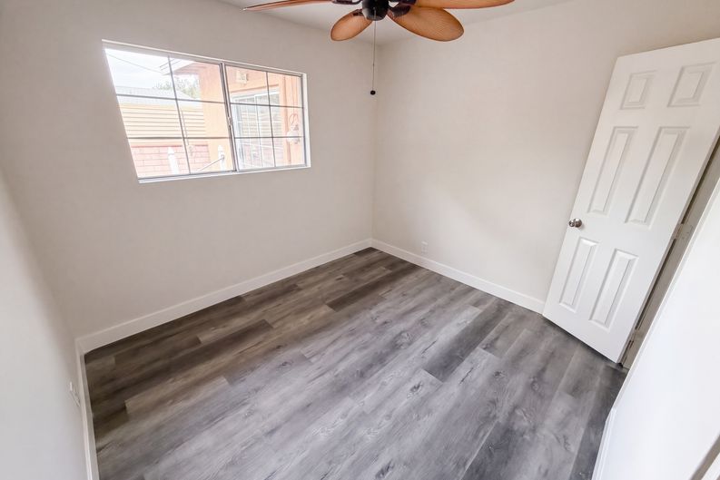 Photo 4 of 31 of 1426 S Rita Way, Santa Ana, CA