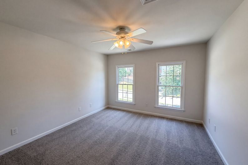 Photo 11 of 23 of 861 Windsor Creek Dr, Grayson, GA