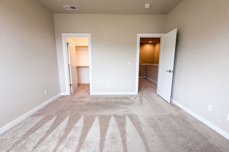 Photo 8 of 21 of 17302 SW Kite Ln, Beaverton, OR