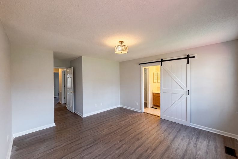 Photo 8 of 17 of 4013 Burleigh Pl, Fayetteville, NC