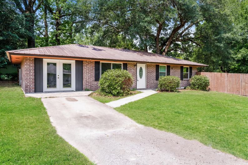 Photo 19 of 41 of 733 Sutton St, Jesup, GA