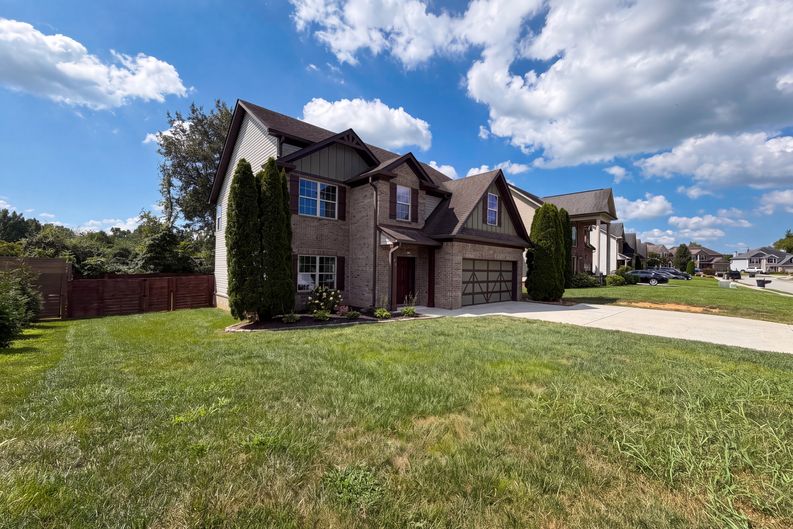 Photo 37 of 44 of 791 W Glenview Dr, Lenoir City, TN