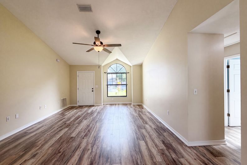 Photo 7 of 27 of 3430 55th Dr E, Bradenton, FL