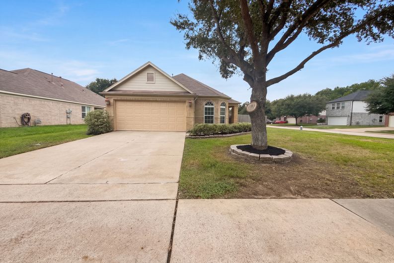 Photo 24 of 26 of 19043 Taverns Crossing Ln, Houston, TX