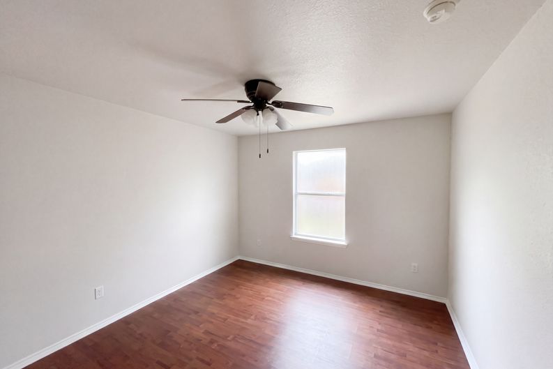 Photo 10 of 21 of 8222 Grissom Cir, San Antonio, TX