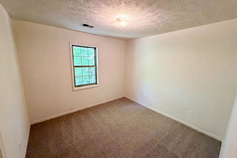 Photo 15 of 23 of 4558 Coopers Creek Pl SE, Smyrna, GA