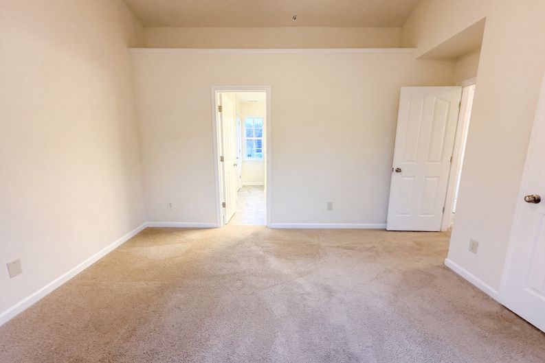 Photo 4 of 21 of 315 Royal Grey Ct, Winston Salem, NC