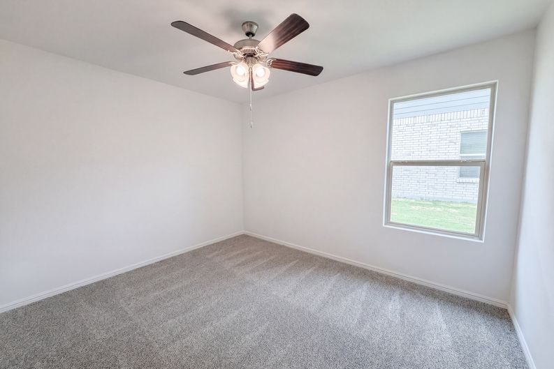 Photo 9 of 16 of 13592 Gunsmoke Ln, Cresson, TX