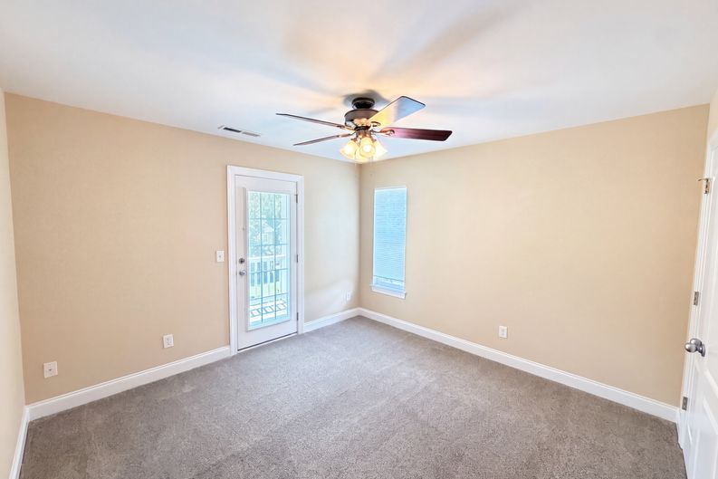 Photo 13 of 28 of 9928 Daufuskie Dr, Charlotte, NC