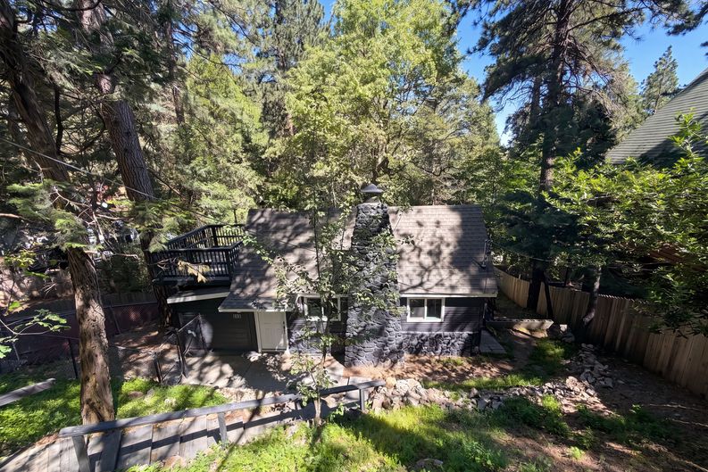 Photo 13 of 24 of 982 Oak Dr, Crestline, CA