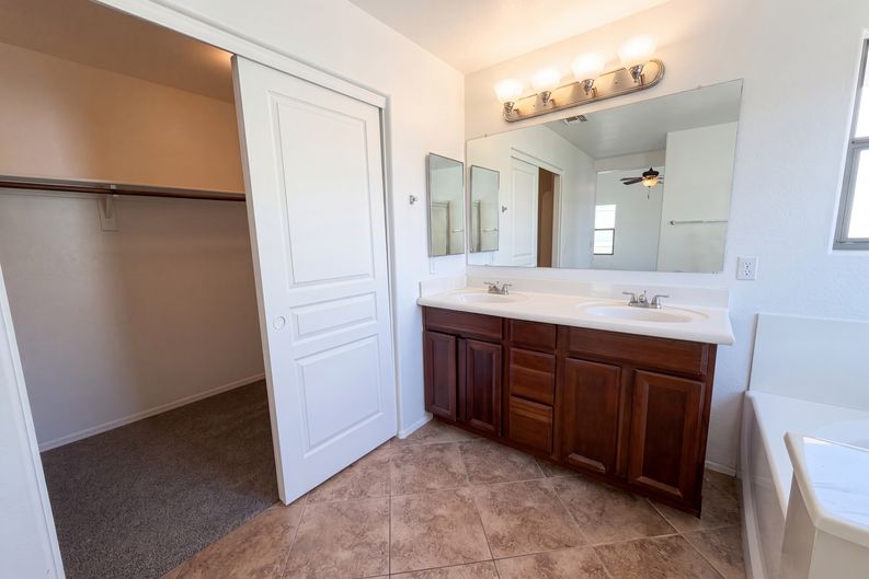 Photo 19 of 38 of 3769 E Flamingo Way, Gilbert, AZ