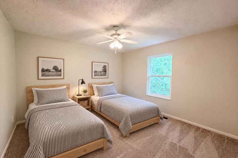 Photo 11 of 25 of 4213 Mallard Dr, Batavia, OH