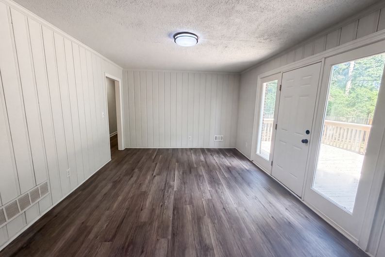 Photo 7 of 27 of 1425 Hollyberry Ln, West Columbia, SC