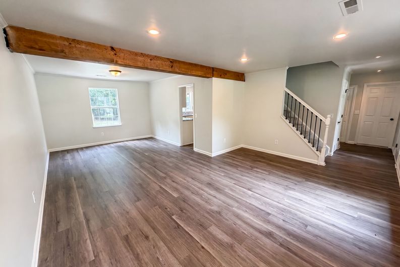 Photo 3 of 28 of 142 Silvermill Rd, Columbia, SC