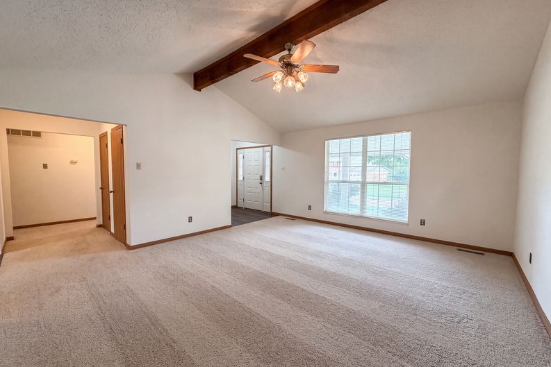 Photo 7 of 21 of 3679 Vago Ln, Florissant, MO