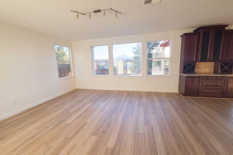 Photo 7 of 41 of 2328 Forty Niner Ct, Antioch, CA
