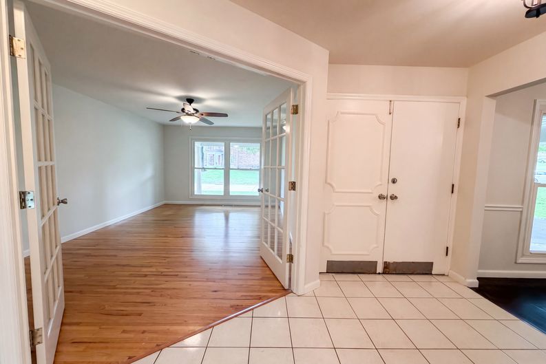 Photo 16 of 25 of 207 Renaldo Dr, Chesterfield, MO